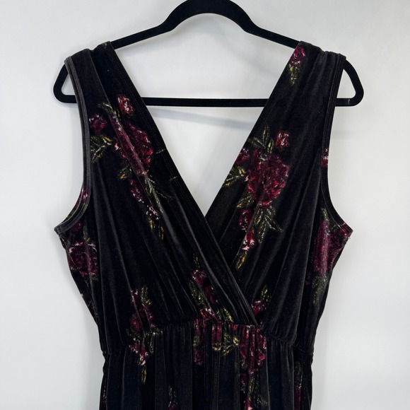 Love on a Hanger Jumpsuit Womens Large Black Floral Velvet Pockets - Picture 9 of 16